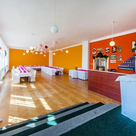 Otel & Motorest V Udoli Zlateho Potoka 3*