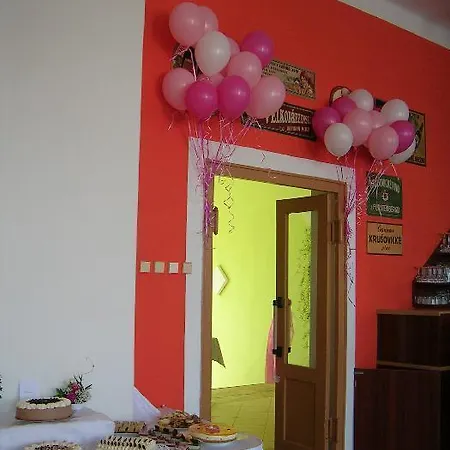 Otel & Motorest V Udoli Zlateho Potoka 3*