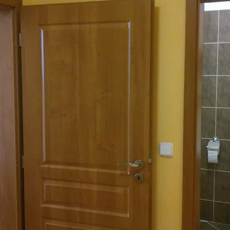 & Motorest V Udoli Zlateho Potoka Otel 3*