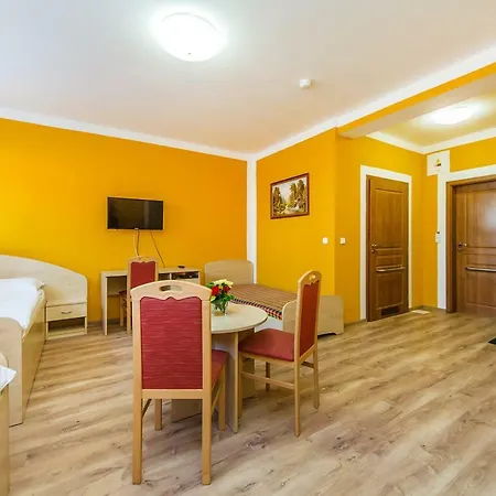& Motorest V Udoli Zlateho Potoka Otel