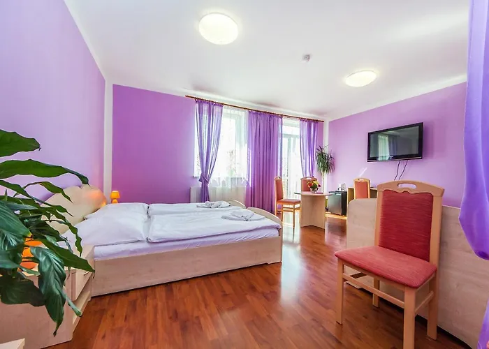 & Motorest V Udoli Zlateho Potoka Szálloda Blšany