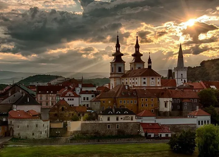 & Motorest V Udoli Zlateho Potoka Szálloda 3*