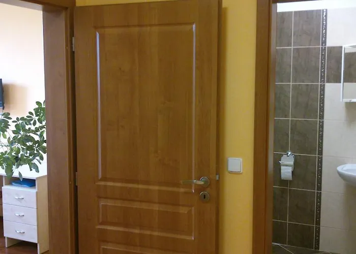 & Motorest V Udoli Zlateho Potoka Szálloda 3*